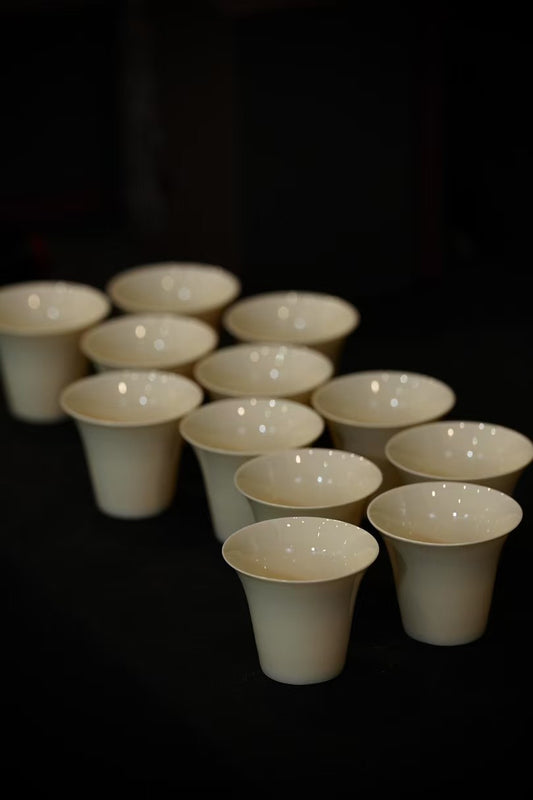 Tasting Cup · Ash Curve 草木灰马蹄品茗杯