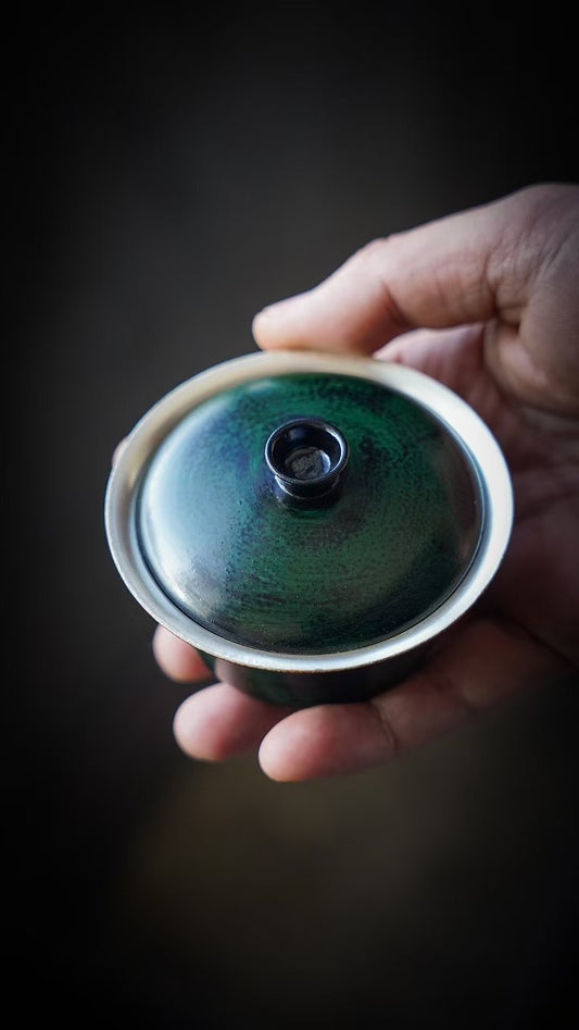 Lacquered Gaiwan with Silver Inlay · Auspicious Crest  大漆鎏银盖碗|仓绿