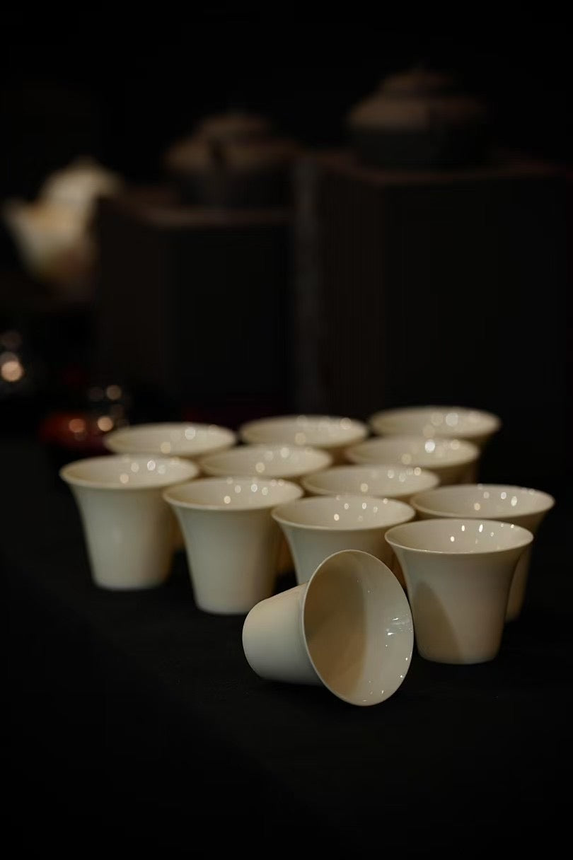 Tasting Cup · Ash Curve 草木灰马蹄品茗杯