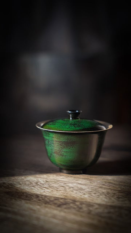 Lacquered Gaiwan with Silver Inlay · Auspicious Crest  大漆鎏银盖碗|仓绿